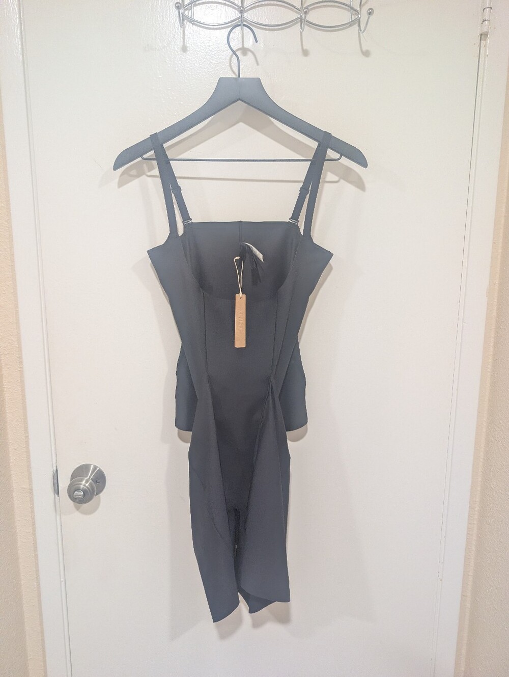 SKIMS NWT Onyx Body Core Sculpt Open Back Mid Thigh Bodysuit